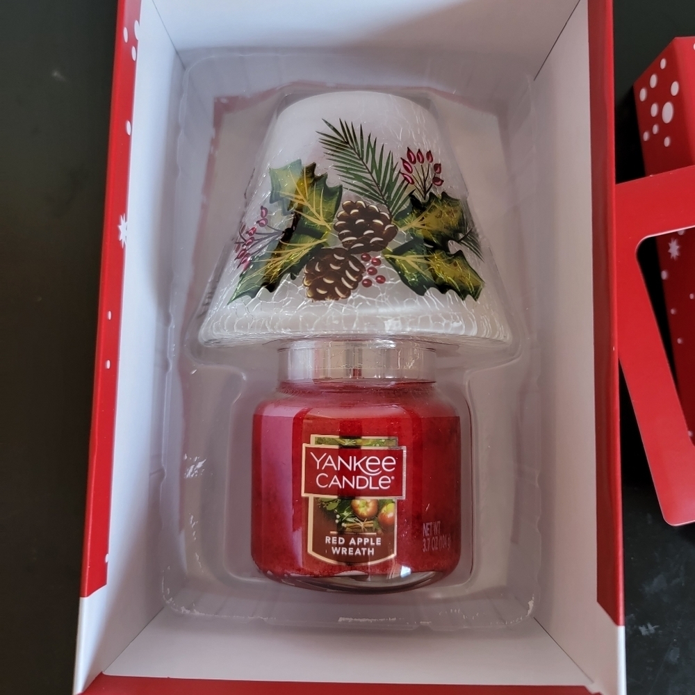 New Yankee Candle Jar Shade Crackle Holly Christmas with Red Apple Wreath